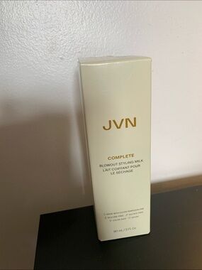 JVN Complete Blowout Styling Milk - 90ml new